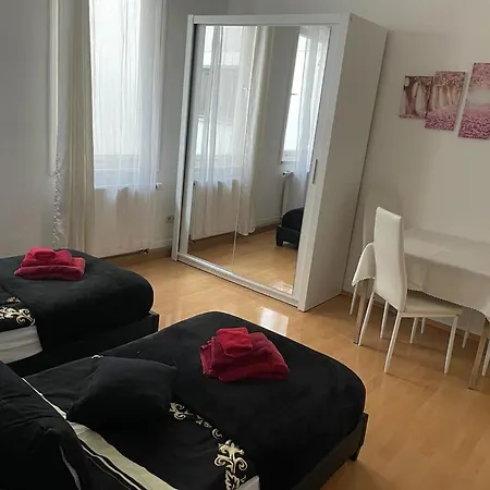 Ferienwohnungen Calwer Höfle Marktplatz - Firmen, Handwerker, Monteure willkommen Exterior foto